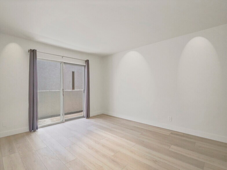 Building Photo - 521 N Francisca Ave