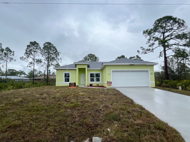 Primary Photo - PRICE IMPROVEMENT!!!-LARGE 4 BED/2BATH/2CA...