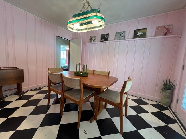 Building Photo - Mid - Century Modern Dream!   WILLOW TERRACE