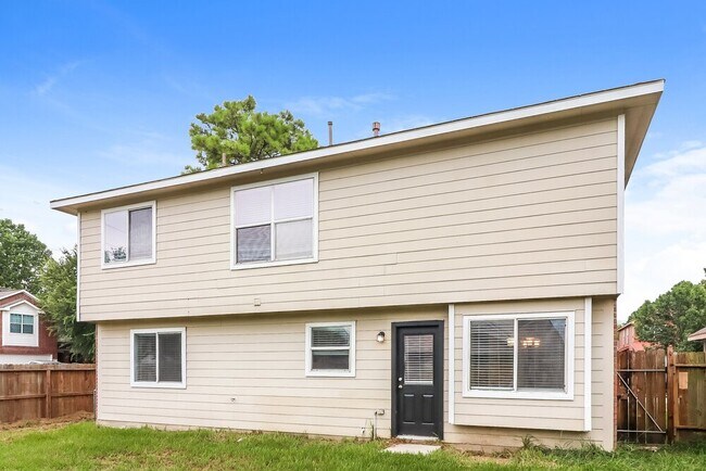 Building Photo - 12202 Greencanyon Dr