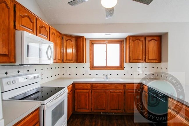 Building Photo - Comfortable and Cozy 3 Bedroom/2 Bath Home| $500 off the Deposit
