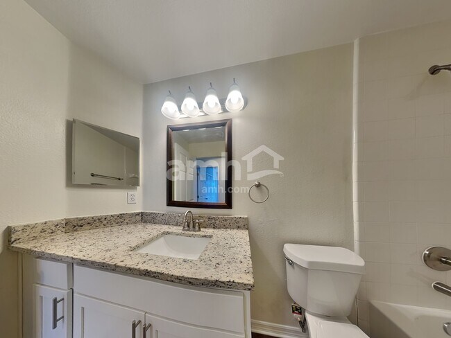 Building Photo - 13231 Moonflower Ct