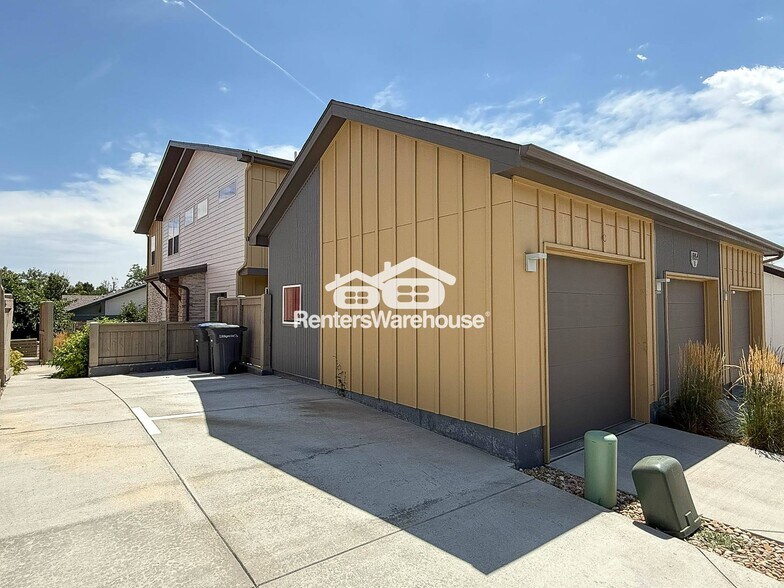 Building Photo - 864 Cimarron Dr
