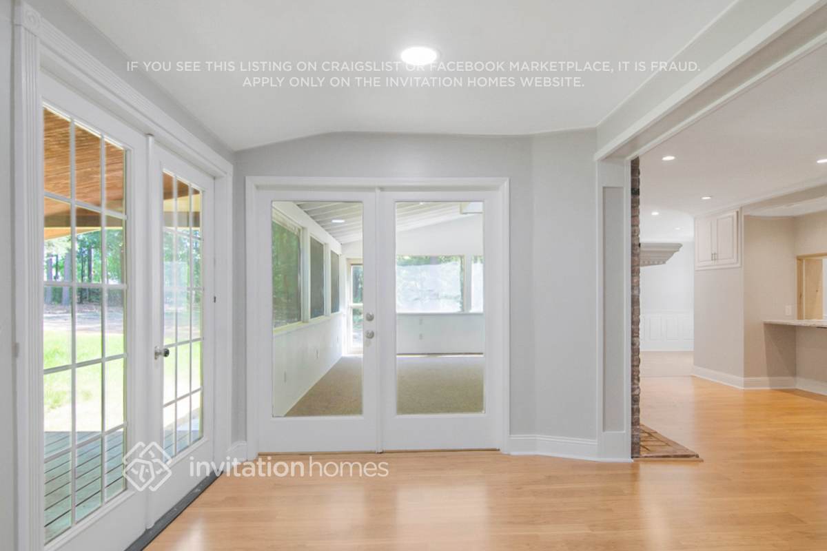 Building Photo - 7413 Laketree Dr