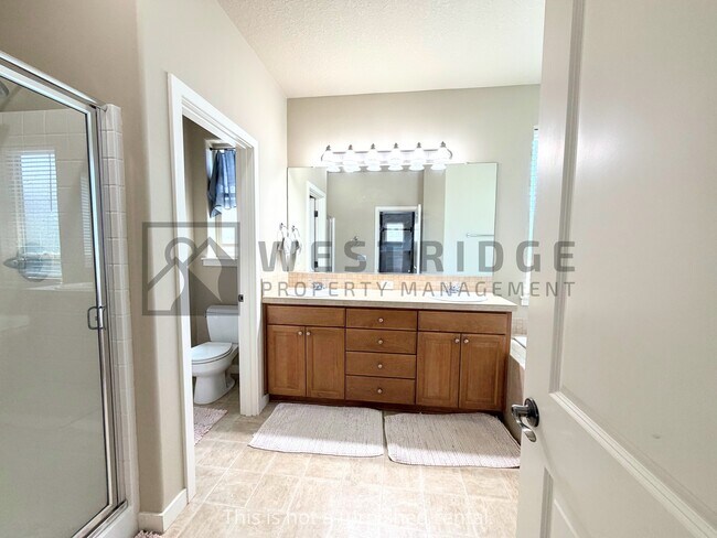 Building Photo - 14037 SW Walnut Creek Way