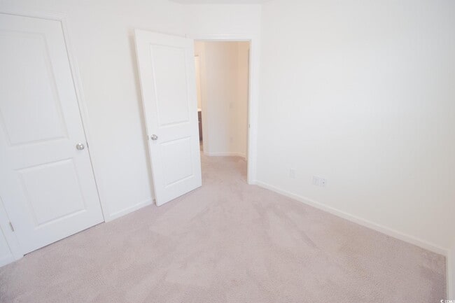 Building Photo - 305 Cherwell ct