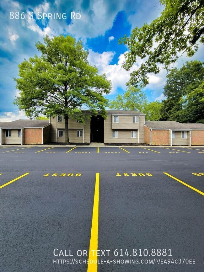 Building Photo - 886 S Spring Rd