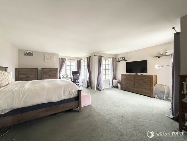 Building Photo - Large Four Bedroom Home for Rent in Moorpark!