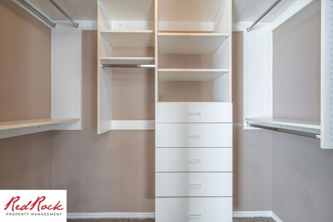 Building Photo - Pet Friendly - 4 Bed 2 Bath for rent in St. George