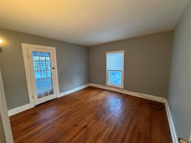 Building Photo - 190 Hawley St