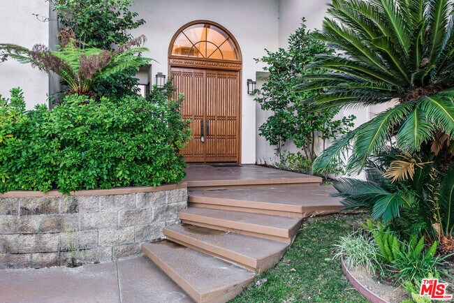 Building Photo - 7940 Vulcan Dr