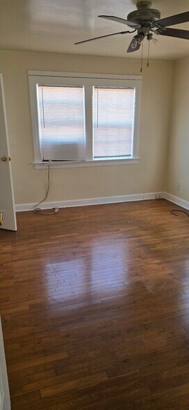 Building Photo - 1039 Meadowbrook Ave