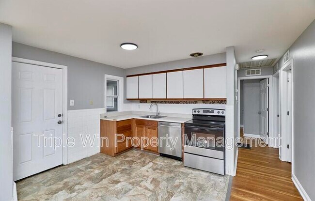 Building Photo - 10128 Ashbrook Dr