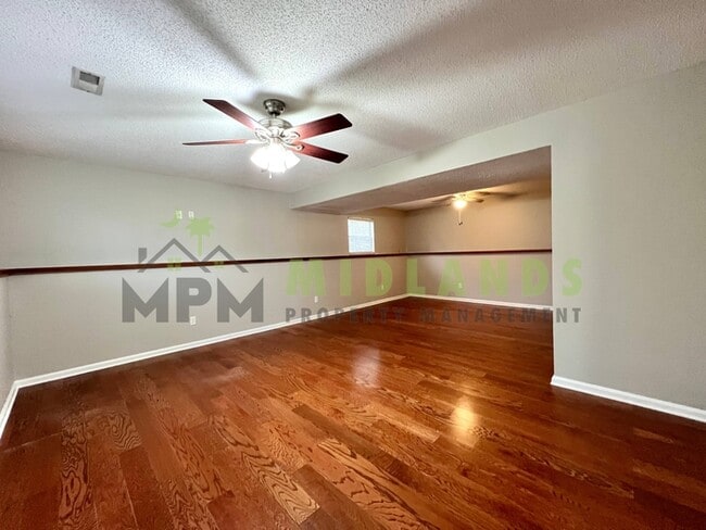 Building Photo - 844 Bentley Dr