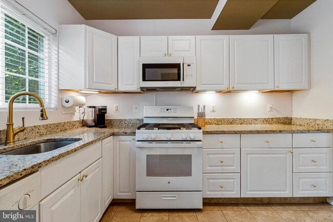 Building Photo - 1760 Preston Rd