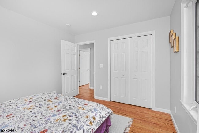 Building Photo - 24 Lawnwood Ave