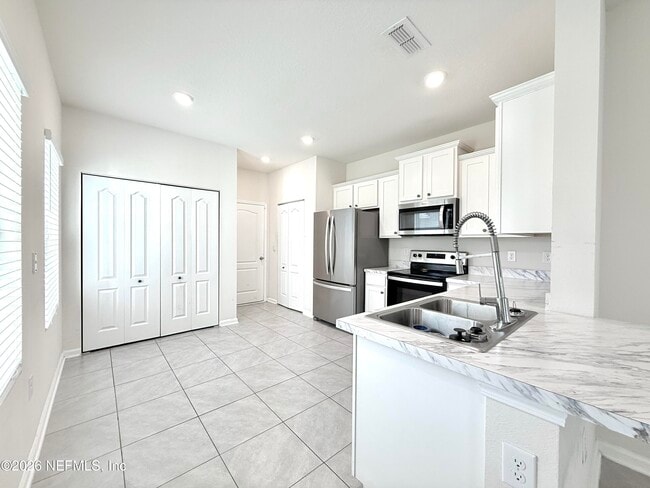 Building Photo - 7670 Legacy Trl