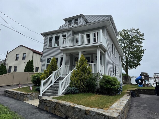 Building Photo - 68 Green St