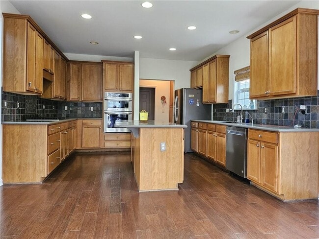 Building Photo - 3255 Warbler Way
