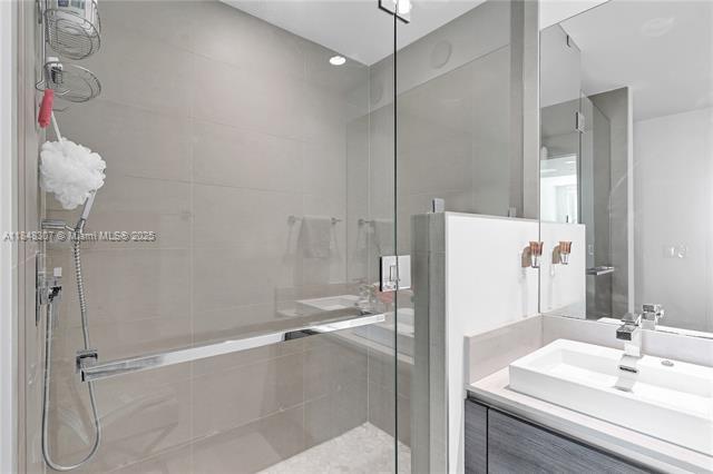 Building Photo - 1080 Brickell Ave