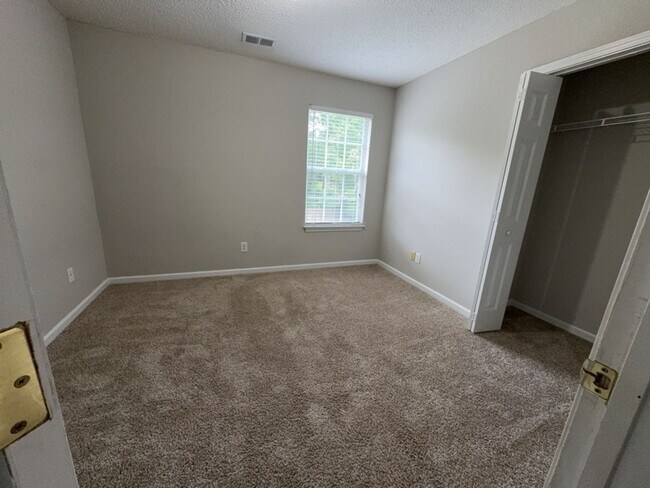 Building Photo - 113 Dupre Mill Ct