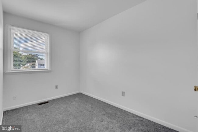 Building Photo - 651 Westphalia Ct