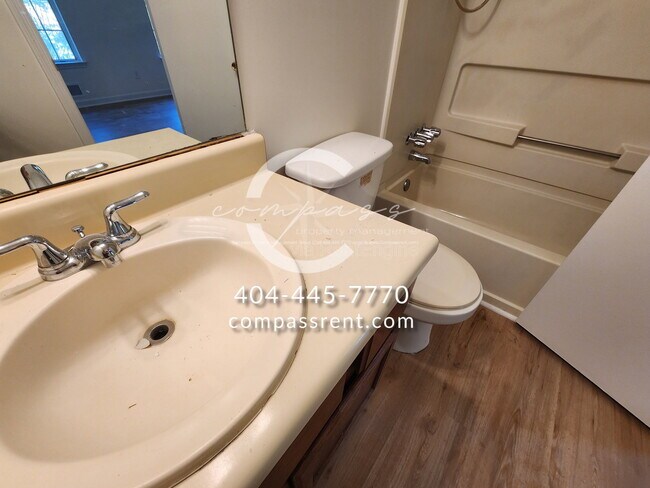 Building Photo - 5047 Chadwick Ct