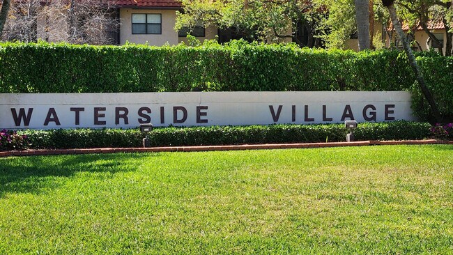 Building Photo - 15710 E Waterside Cir