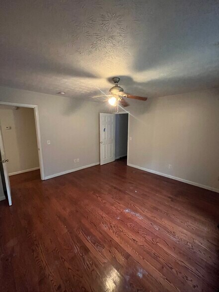 Building Photo - 5042 Rosemeade Ct