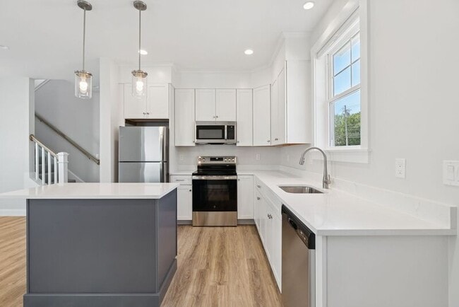 Building Photo - 2 Hoxton Ln