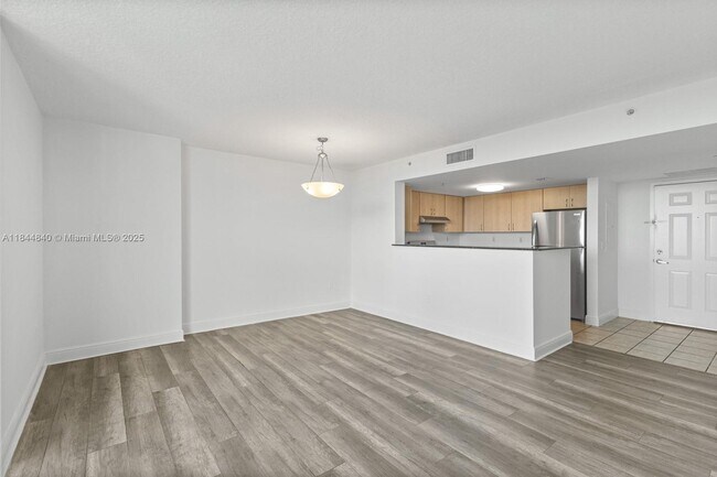 Building Photo - 3000 Coral Wy