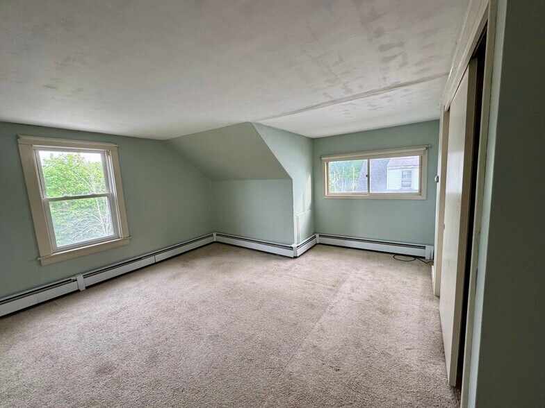 Bedroom - 84 High St