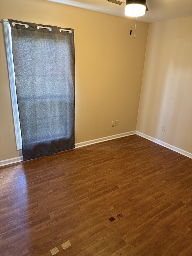 Building Photo - 109 W Bluemont Ct