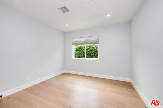 Building Photo - 4325 Lemp Ave
