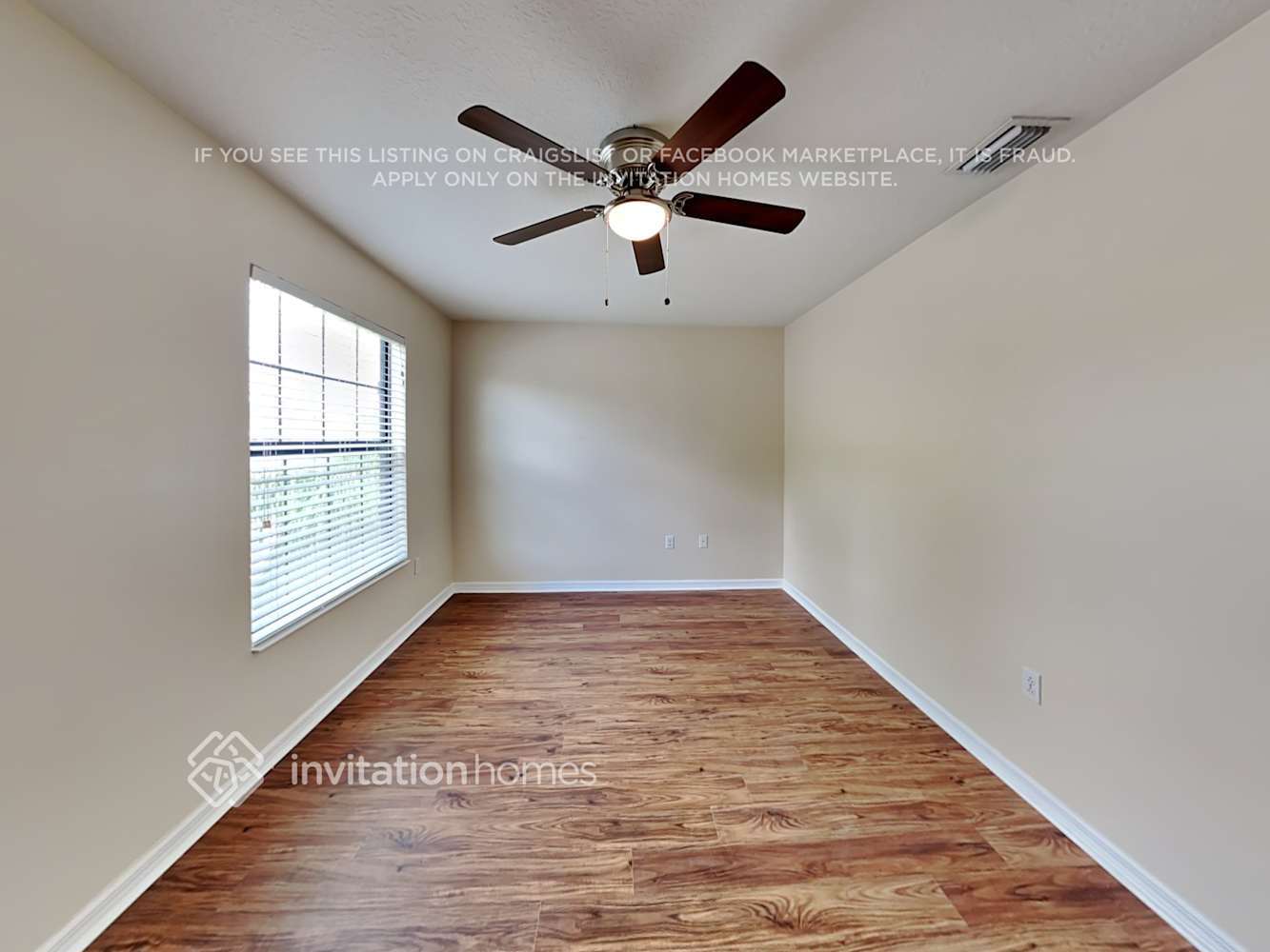 Building Photo - 212 Oaklanding Ln