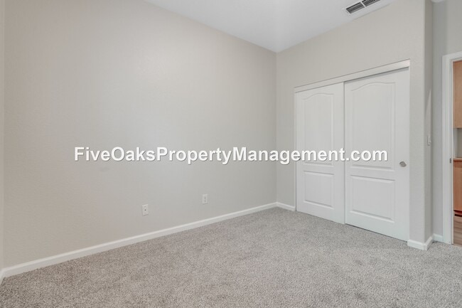 Building Photo - 2242 Zittel Dr
