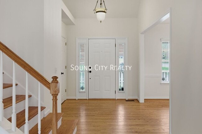 Building Photo - 5112 Bay Overlook Dr