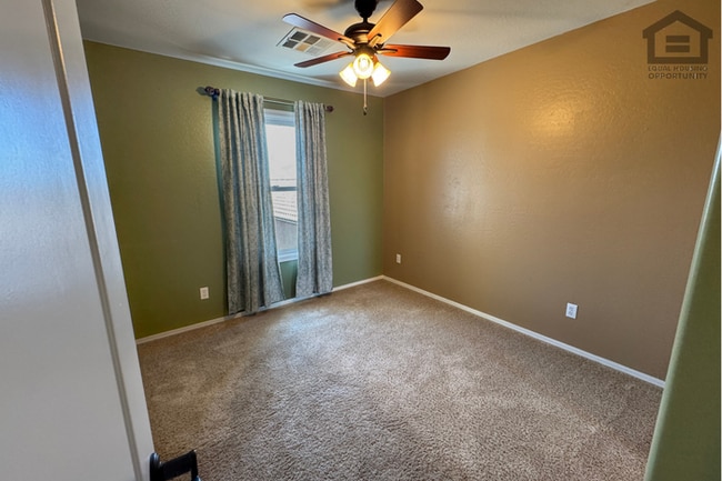 Building Photo - 3Bed/2.5Bath Three-Story Townhouse in Vistancia! Ready for Immediate Move-In! – 2 CAR GARAGE!