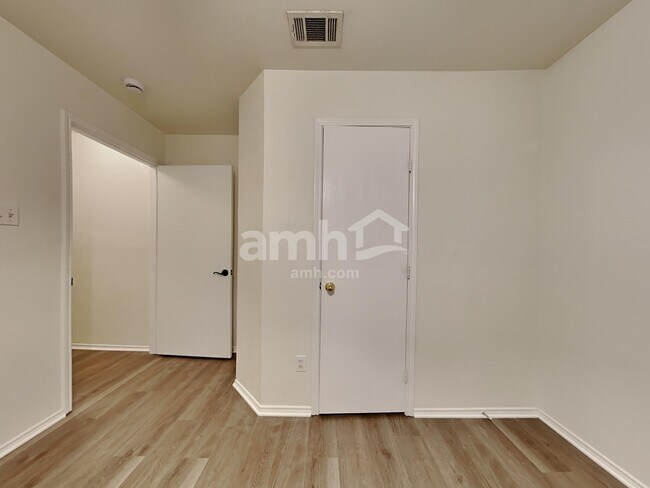 Building Photo - 14129 Cedar Post Dr