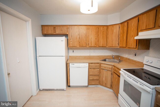 Building Photo - 40B Sumac Ct