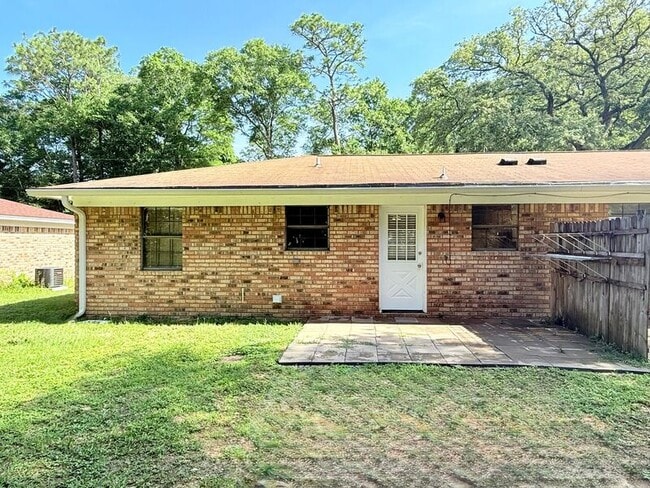 Building Photo - 6461 Maddox Rd