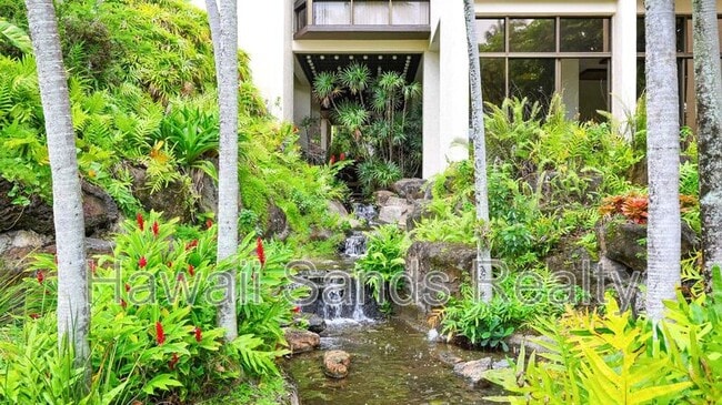 Building Photo - 501 Hahaione St