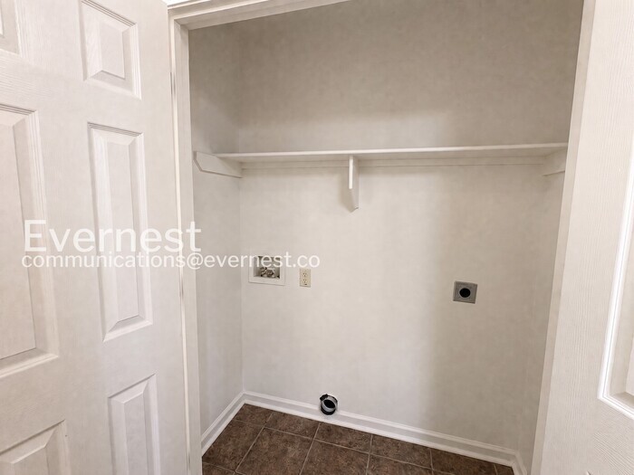 Building Photo - 10800 Frenchmen Loop