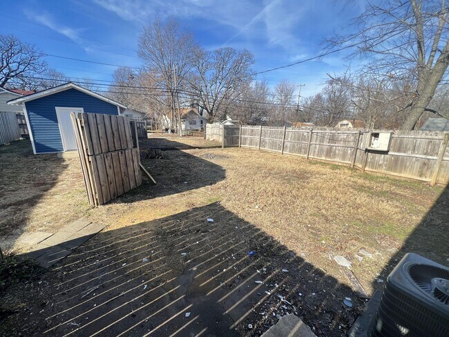 Building Photo - 3 Bed 1 Bath Springfield, MO