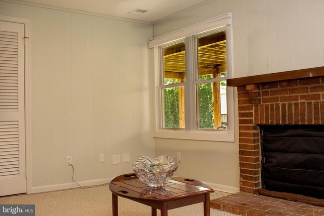 Building Photo - 311 Whitcliff Ct