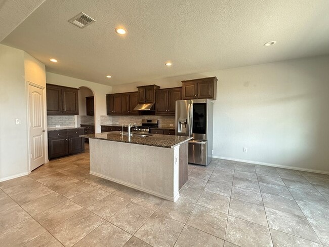 Building Photo - 7300 La Escolara Ranch Rd