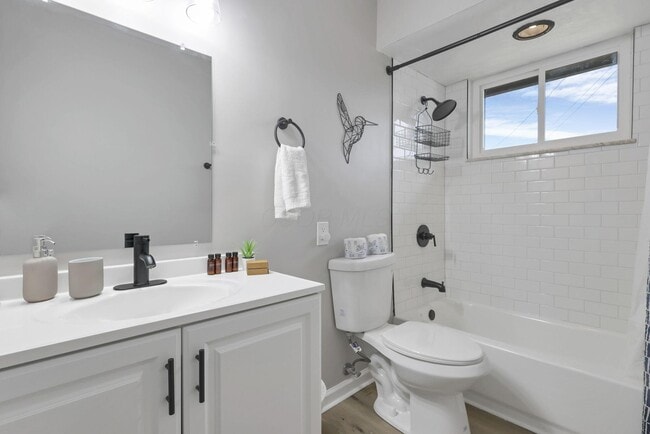 Building Photo - 1833 Berkeley Rd