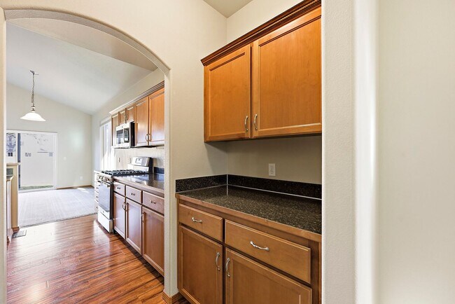 Building Photo - Vaulted Ceilings, A/C & Fully Fenced Yard – Beautiful 3-Bedroom Olympia Home!