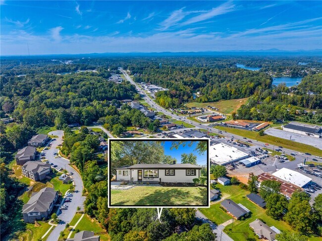Building Photo - 710 Evelyn Dr