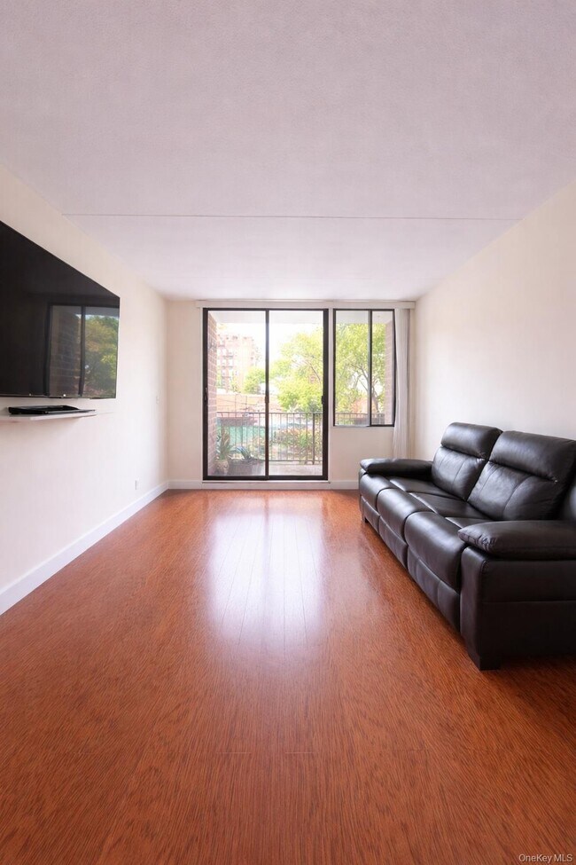 Building Photo - 36-41 Union St